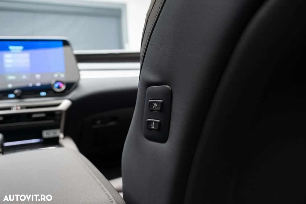 Lexus Seria RX 450h+ E-Four PHEV Luxury - 23