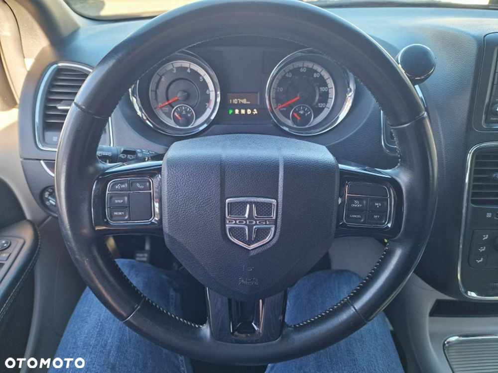 Dodge Grand Caravan - 8
