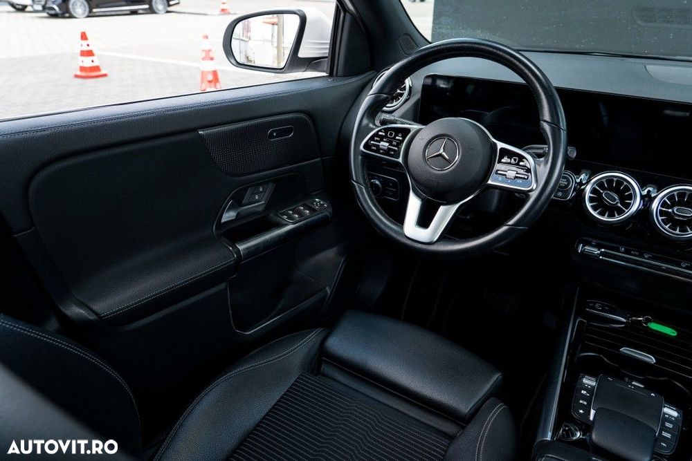 Mercedes-Benz GLA - 9