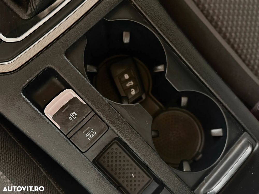 Volkswagen Passat - 22