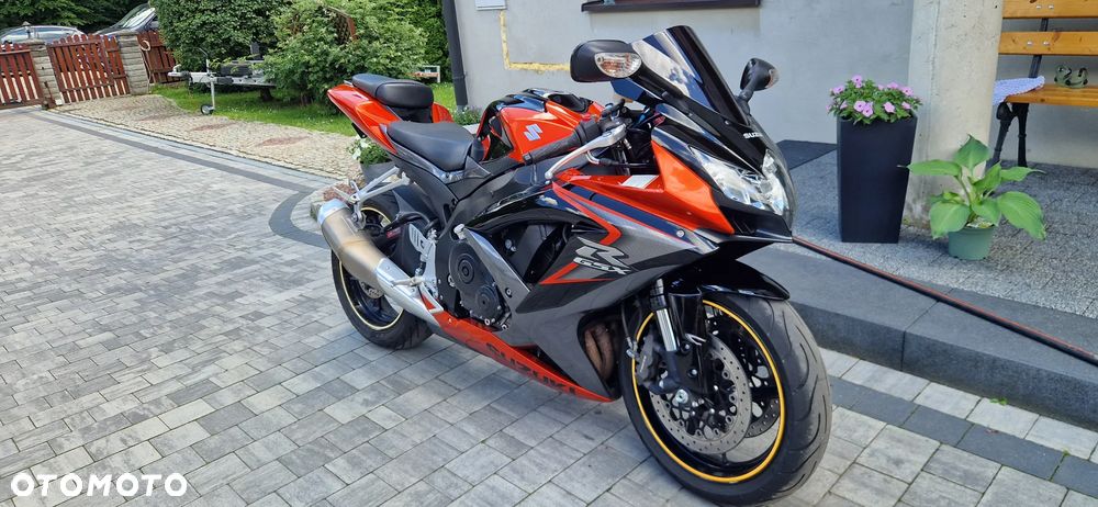 Suzuki GSX-R - 10
