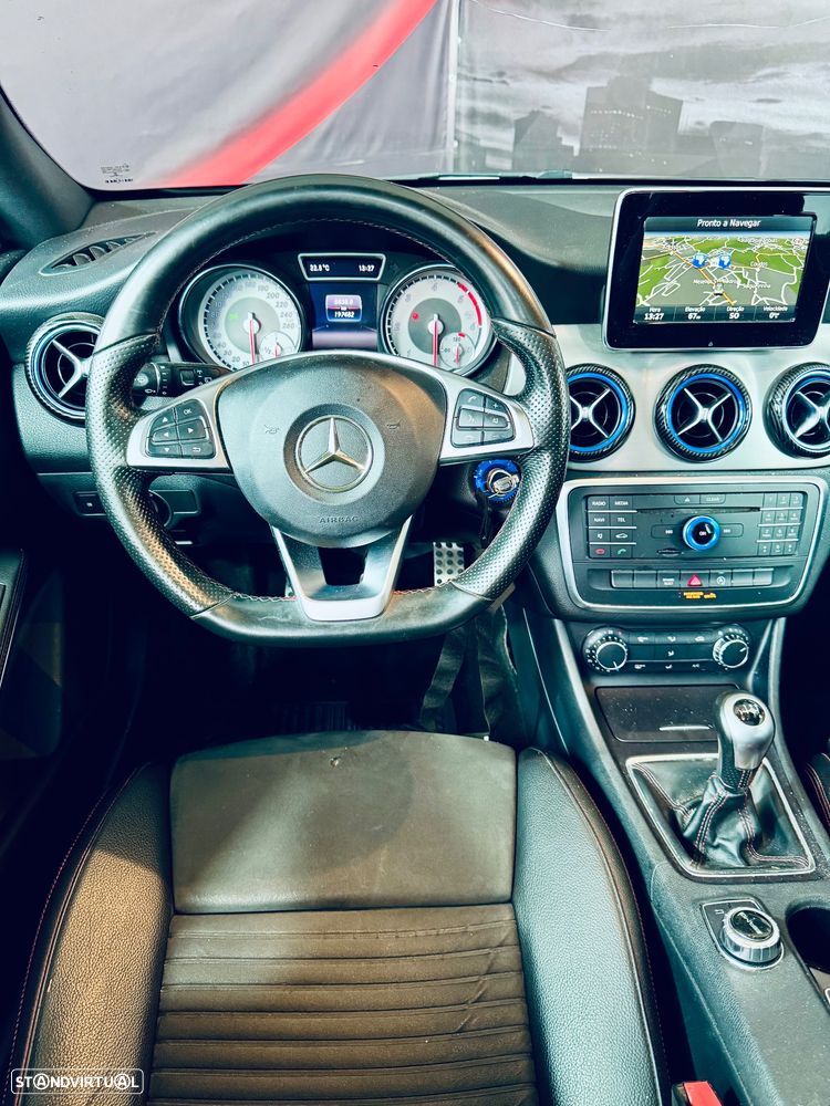 Mercedes-Benz CLA 180 d Shooting Brake AMG Line - 11