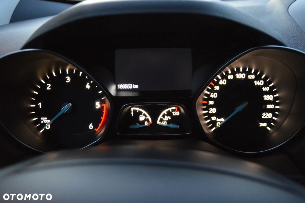 Ford Kuga 2.0 TDCi 2x4 Titanium - 22