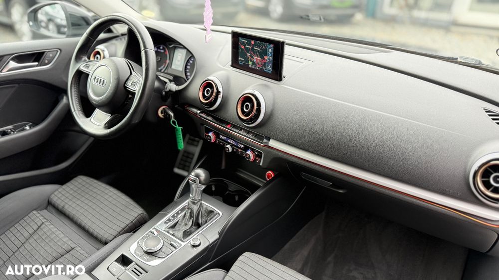 Audi A3 2.0 35 TDI S tronic Sport - 9
