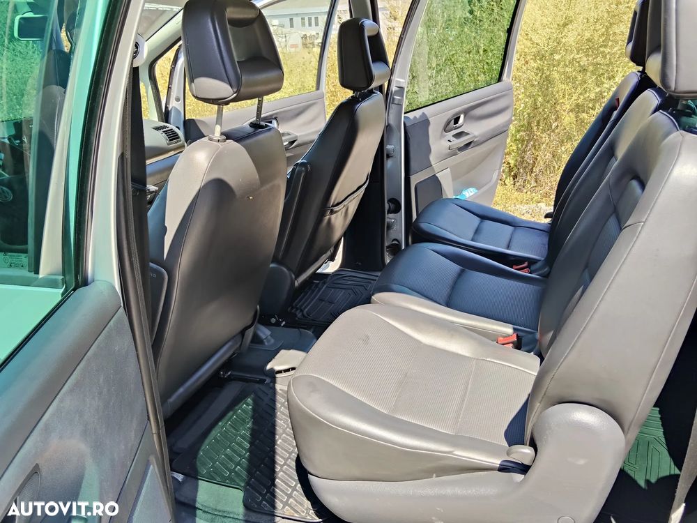 Volkswagen Sharan 2.0 TDI DPF Highline - 13