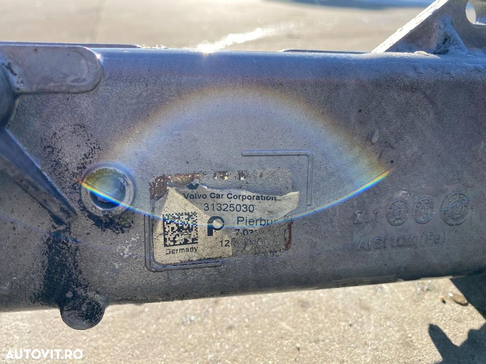 EGR Volvo S60 V60 XC70 XC60 V40 S40 31325030 30757778 36000998 - 3