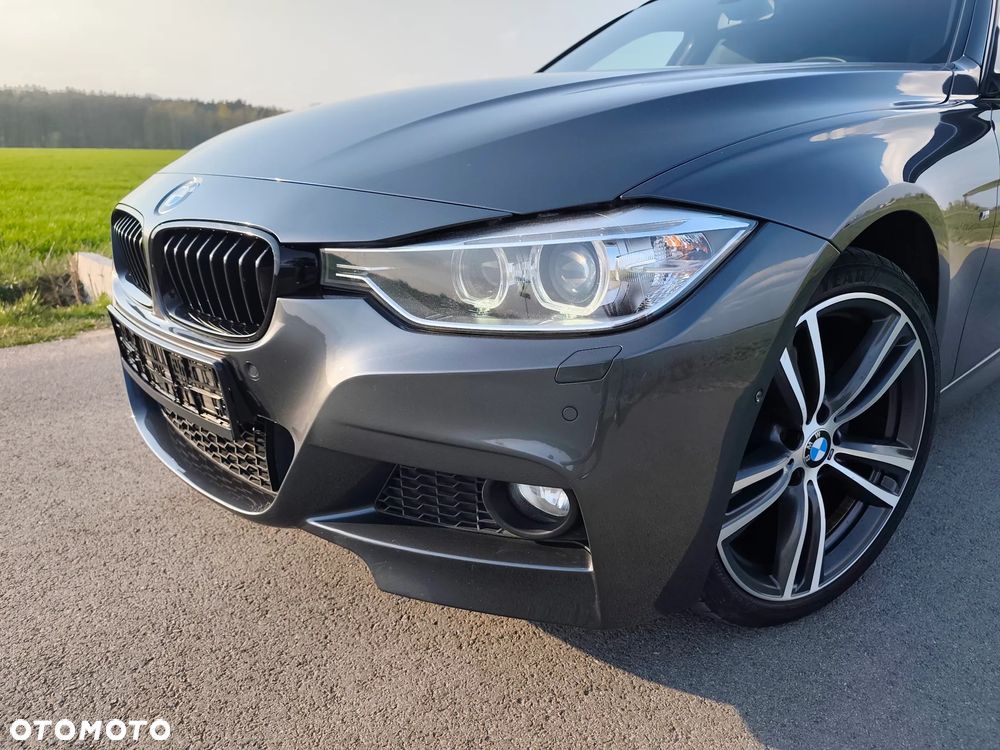 BMW Seria 3 320d xDrive Edition M Sport Shadow - 37