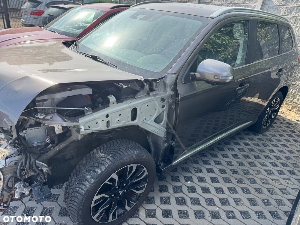 Mitsubishi Outlander 2.0 4WD - 19