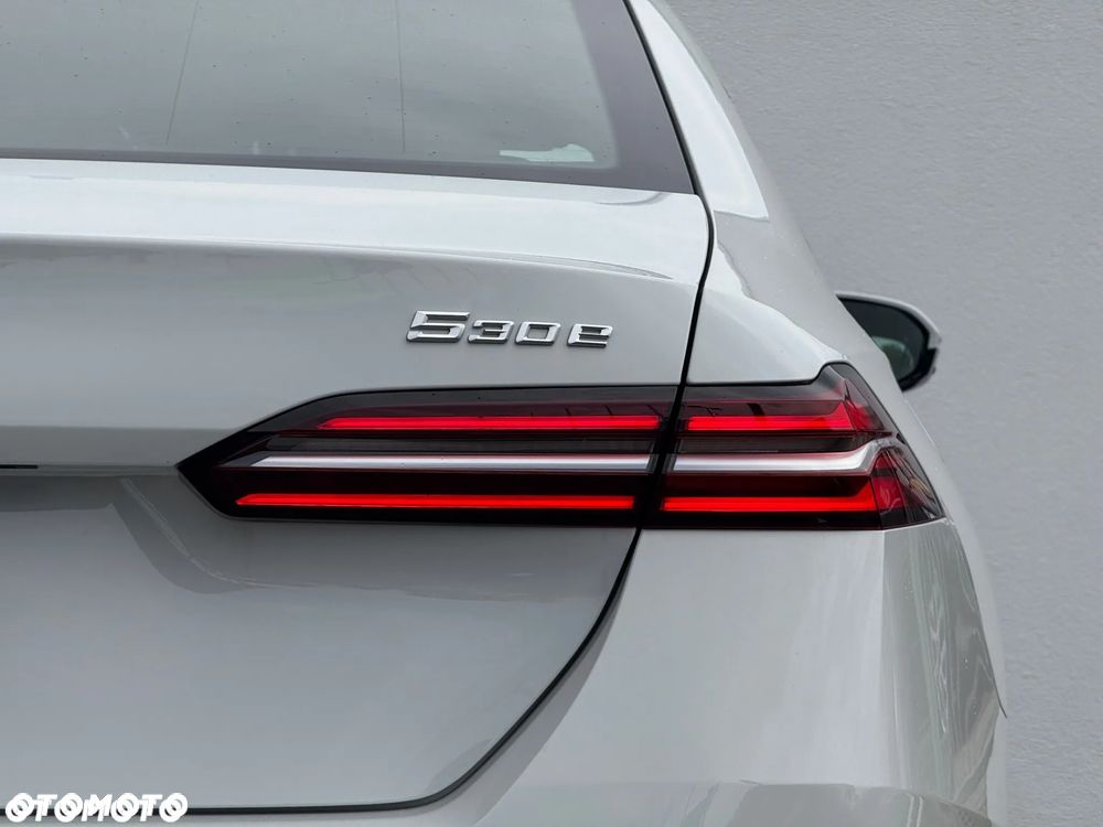 BMW Seria 5 530e PHEV M Sport - 12