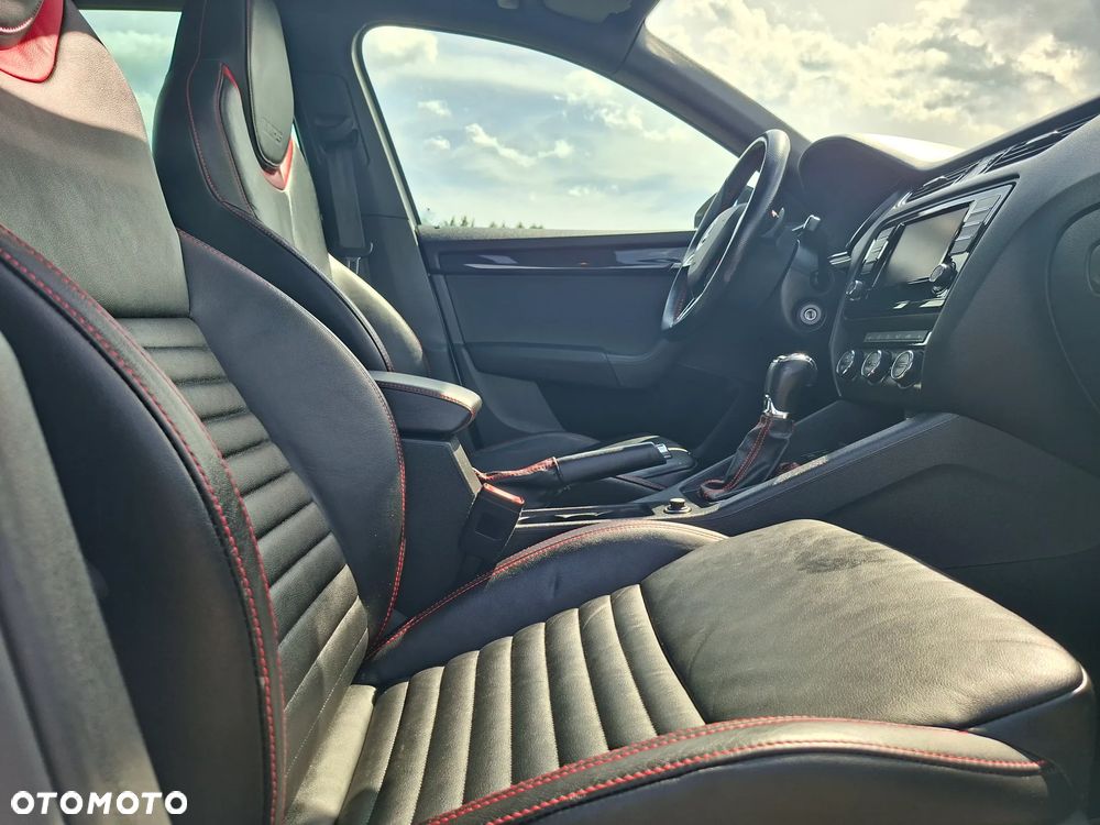 Skoda Octavia 2.0 TDI DSG RS - 13
