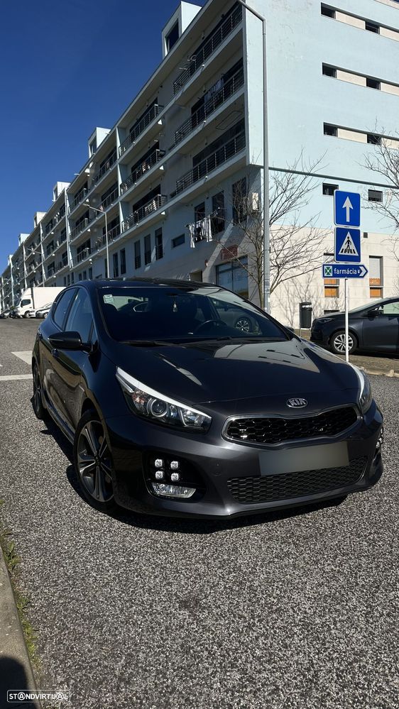 Kia Ceed 1.6 CRDi GT Line - 1