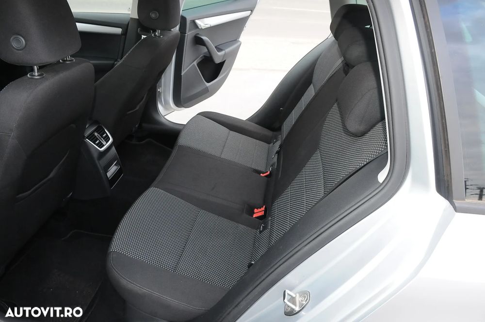 Skoda Octavia Combi 2.0 TDI Tour - 13