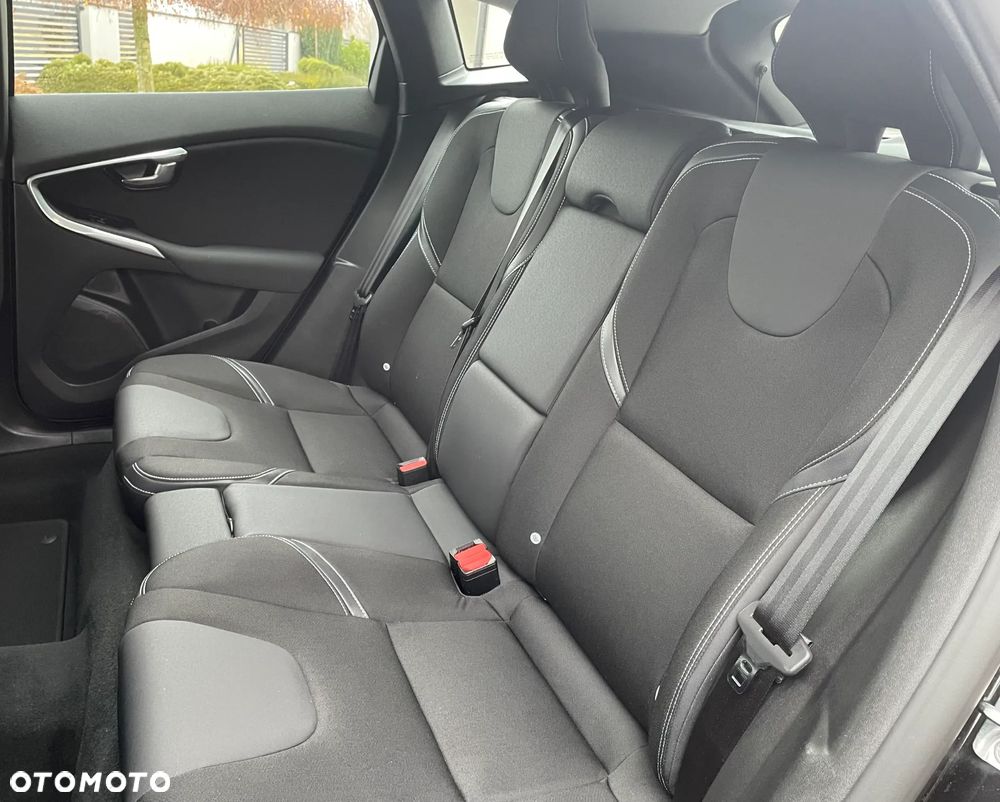 Volvo V40 D3 Momentum - 12