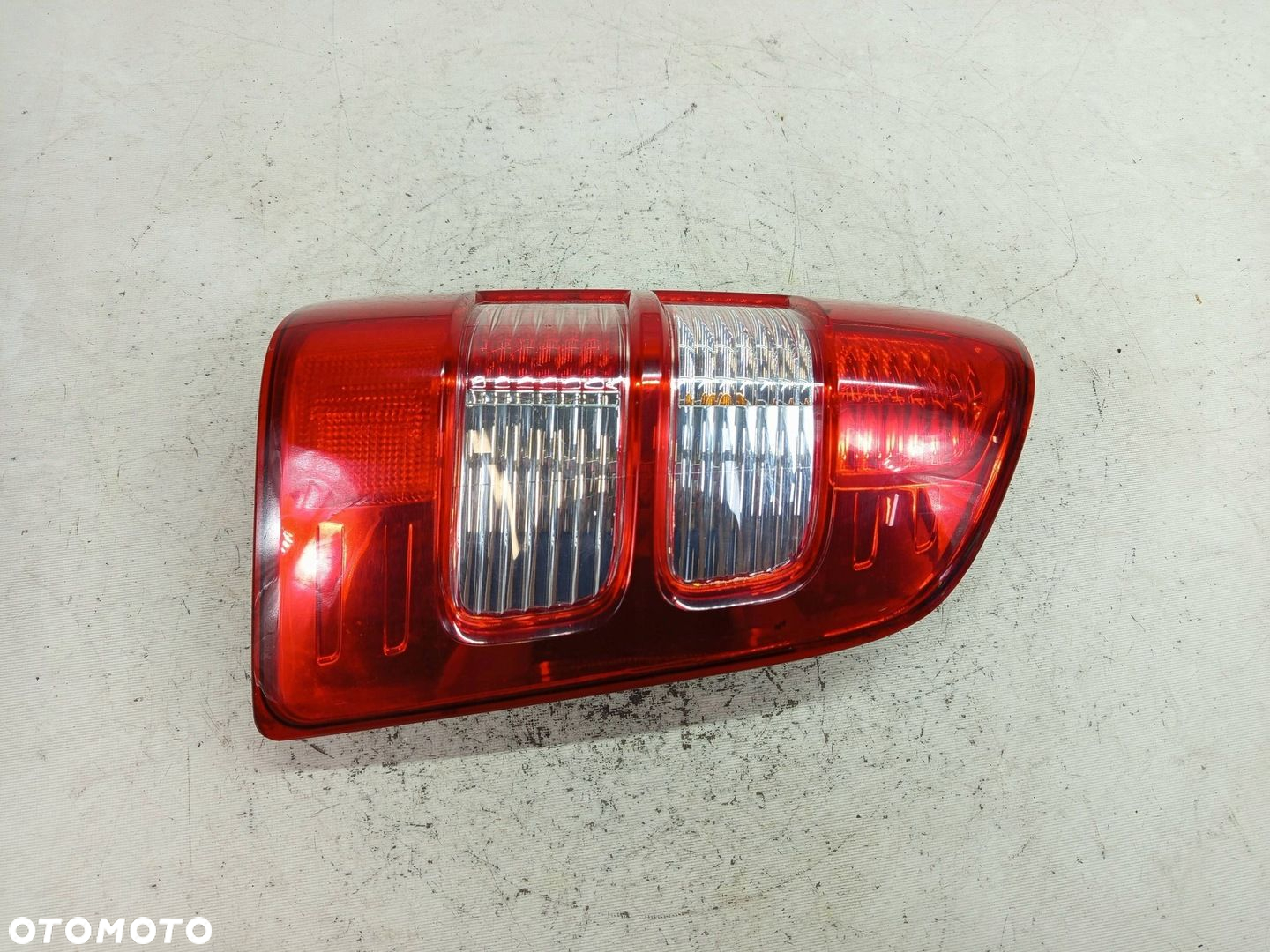 LAMPA PRAWA PRAWY TYŁ FORD RANGER 06-10 - 3