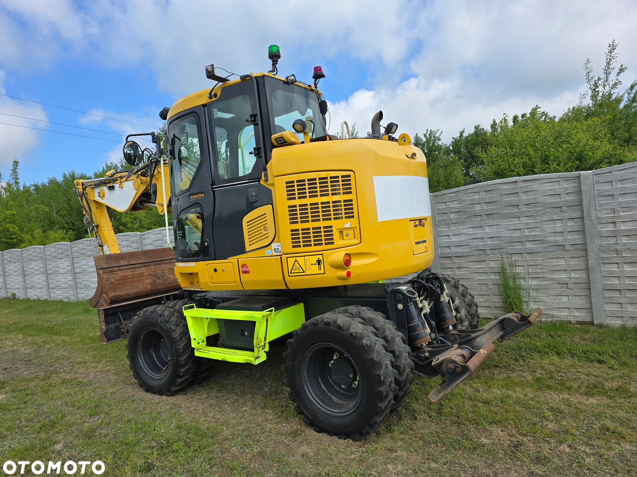 Komatsu - 14