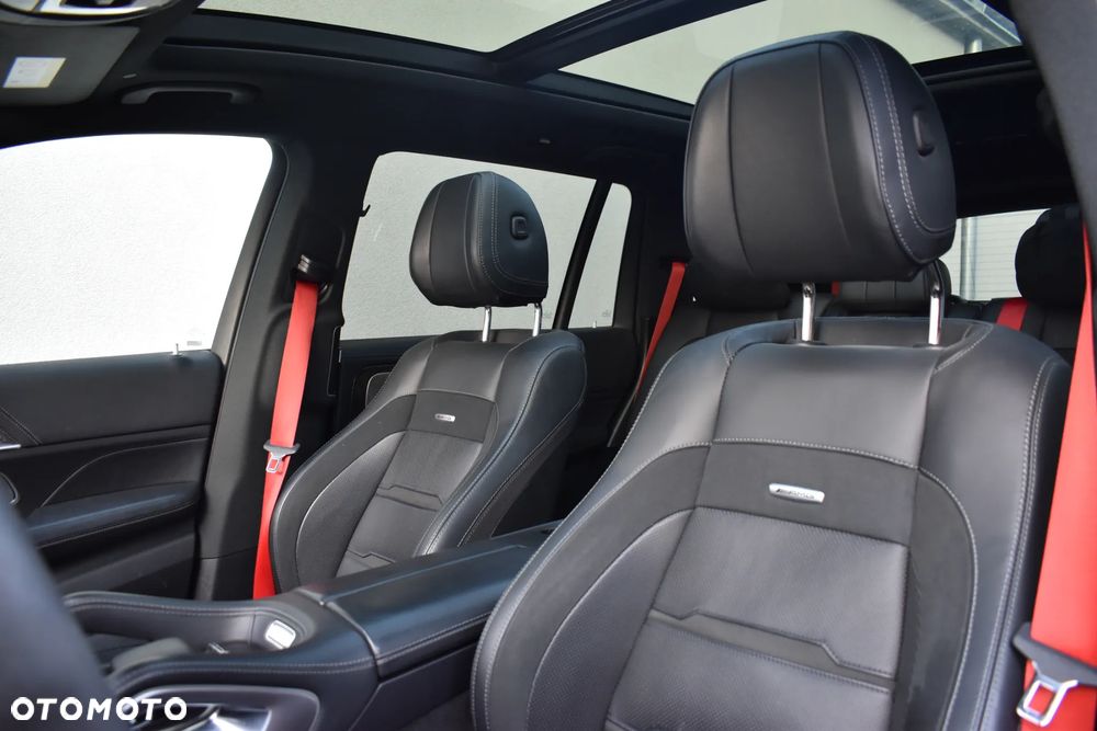 Mercedes-Benz GLS - 12