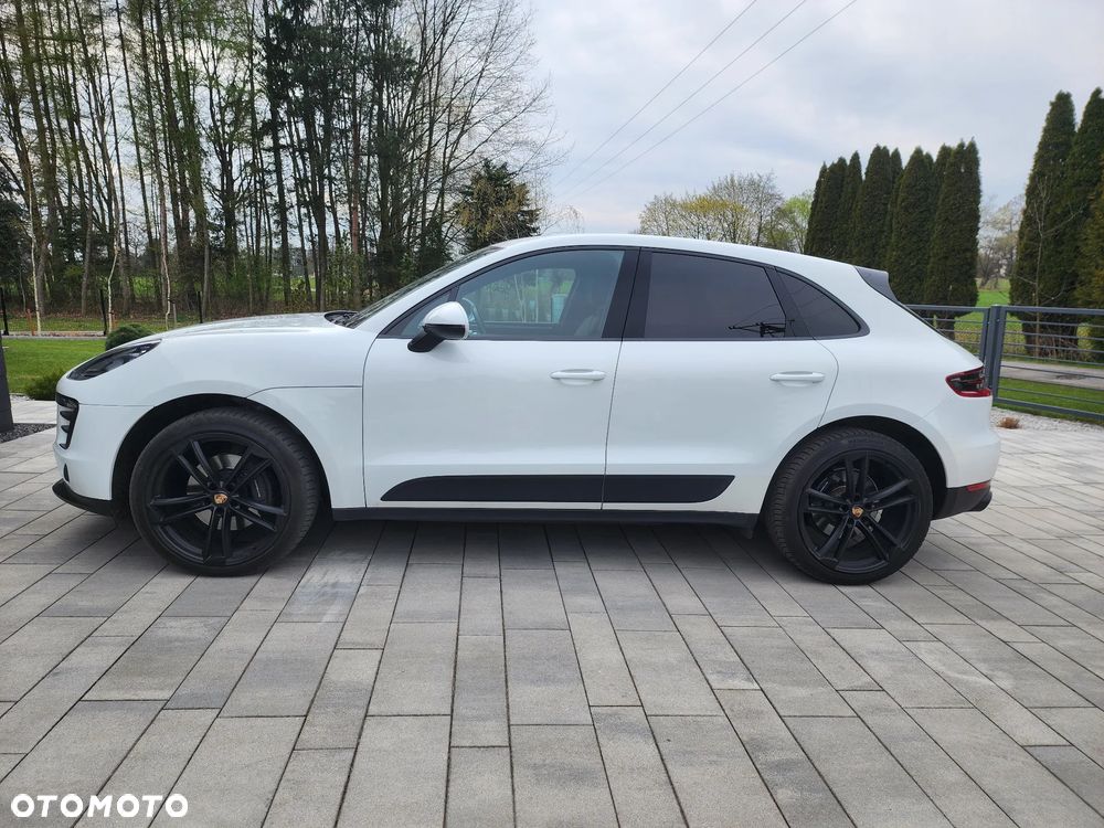 Porsche Macan - 1