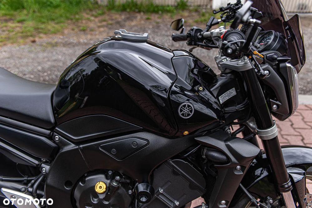 Yamaha FZ - 28