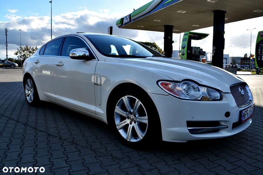 Jaguar XF 4.2 V8 Premium Luxury - 18