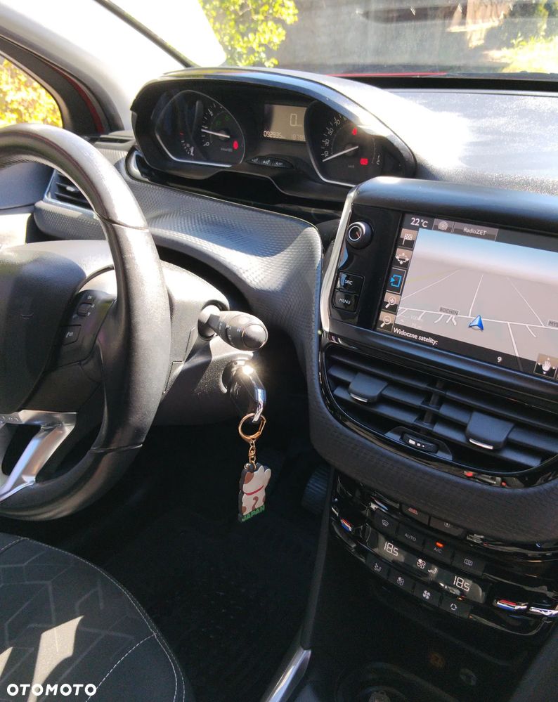 Peugeot 2008 1.2 Pure Tech Style S&S - 30