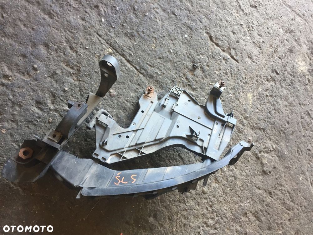 audi a4 b8 ślizg mocowanie lampy lewy 8k0805607c - 2