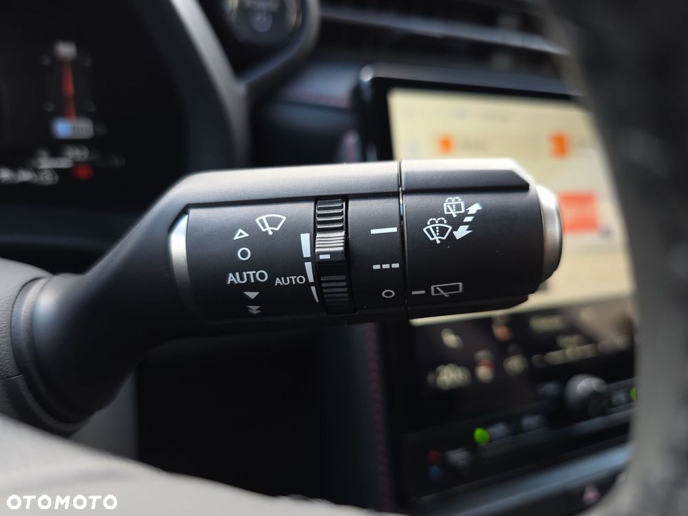 Lexus LBX 1.5 Hybrid Emotion - 23