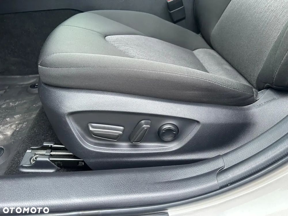 Toyota Camry 2.5 Hybrid Comfort CVT - 10