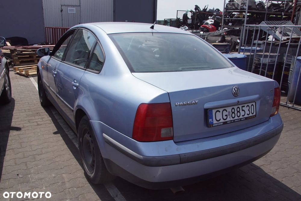 Auto na części - Volkswagen Passat B5 1.8 20V 125 KM ADR DHZ LL5Y 1997R Silnik Skrzynia Drzwi Maska Błotnik Zderzak Klapa Lampa Lusterko Klamka Szyba Deska Kokpit Sterownik Moduł Czujnik Licznik Panel Kierownica - 4