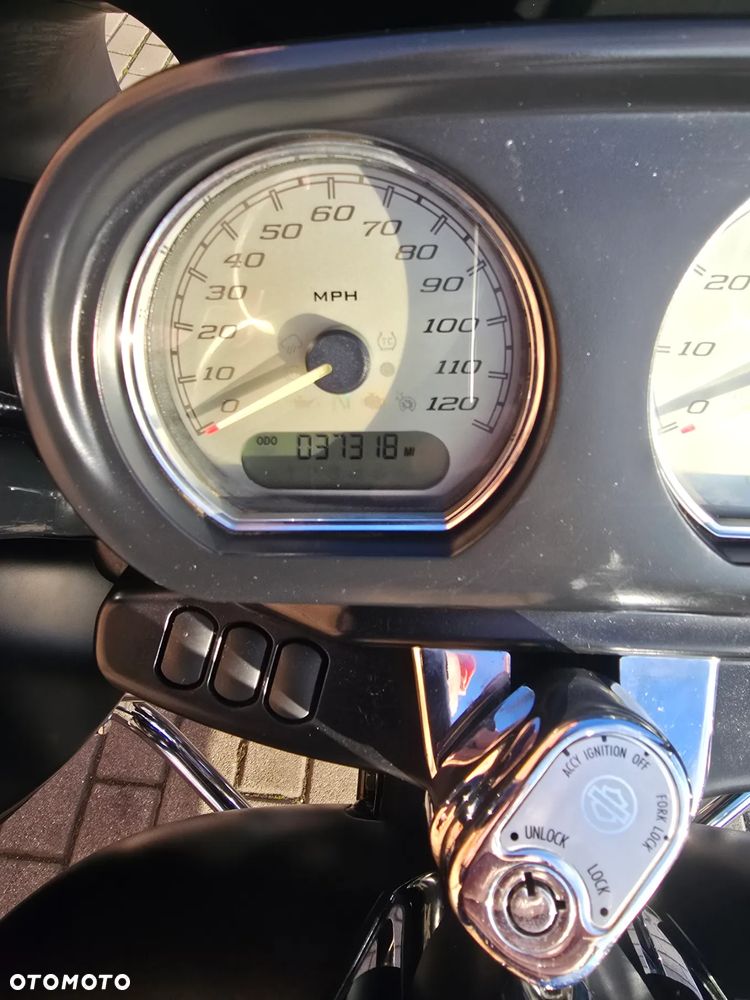 Harley-Davidson Touring Road Glide - 15