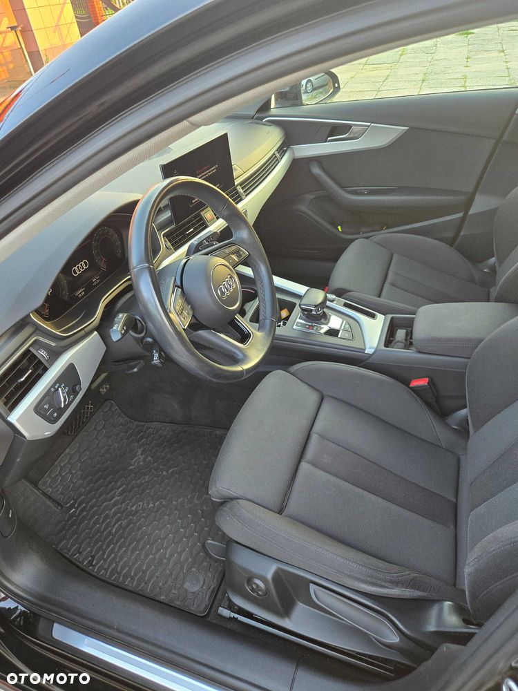 Audi A4 Limousine - 5