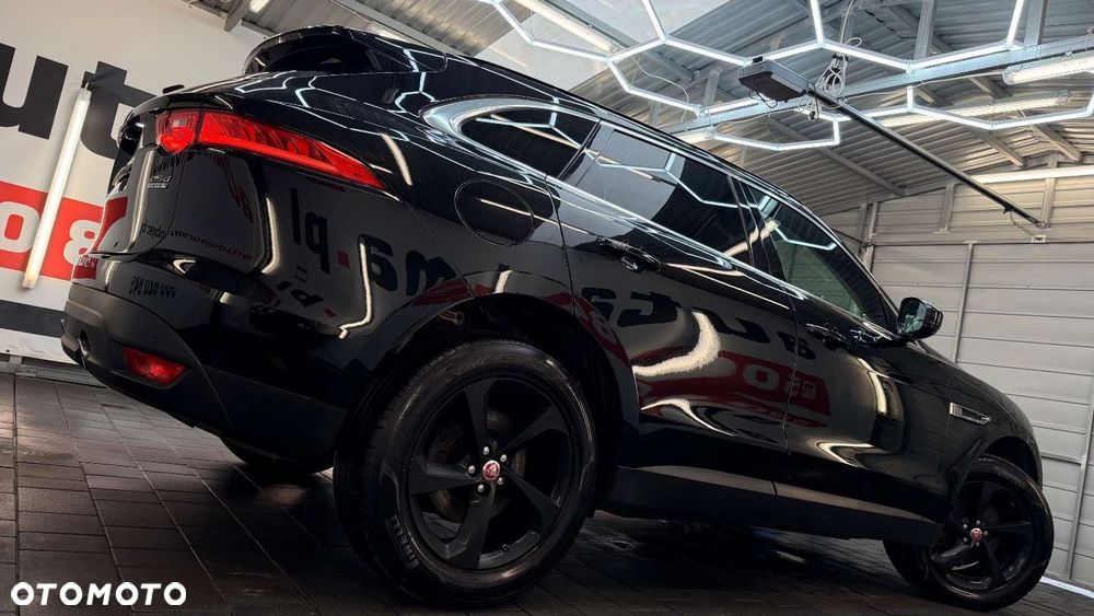 Jaguar F-Pace - 16