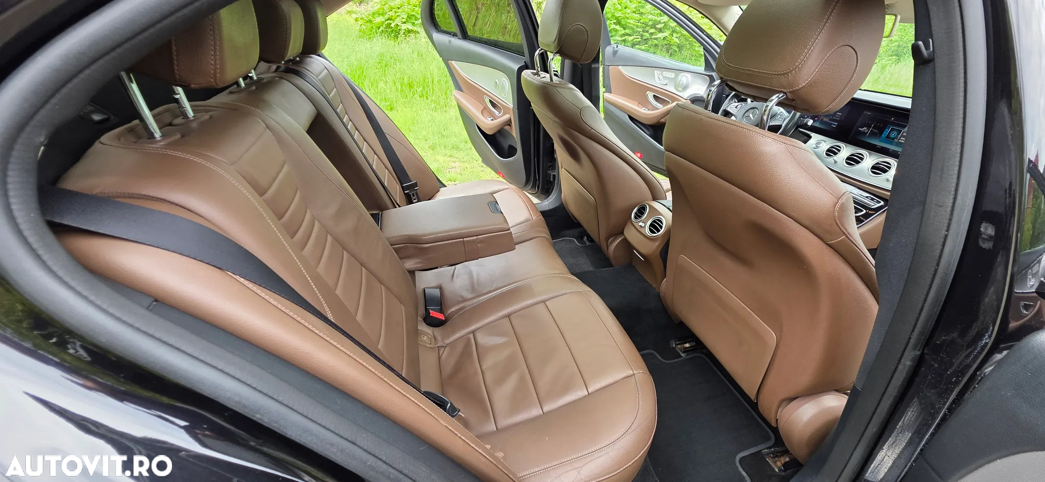Mercedes-Benz E 220 d 9G-TRONIC AMG Line - 9
