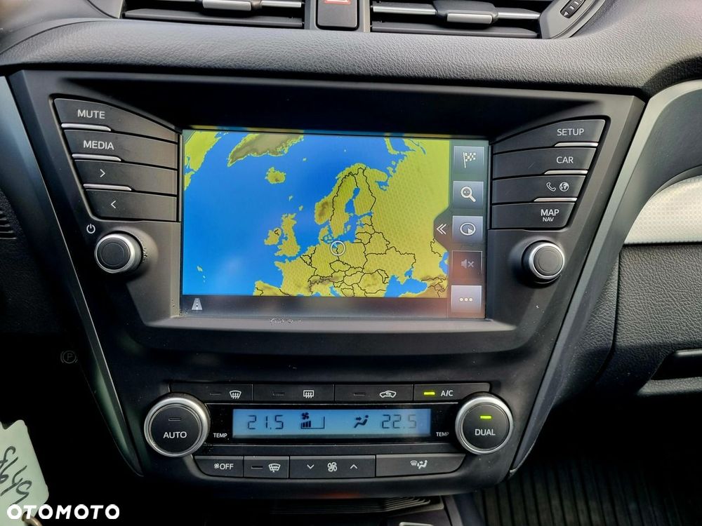Toyota Avensis 1.8 Premium MS - 18