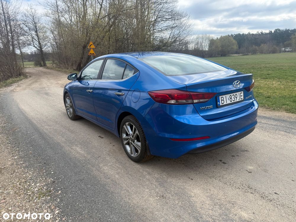Hyundai Elantra 1.6 Comfort - 4