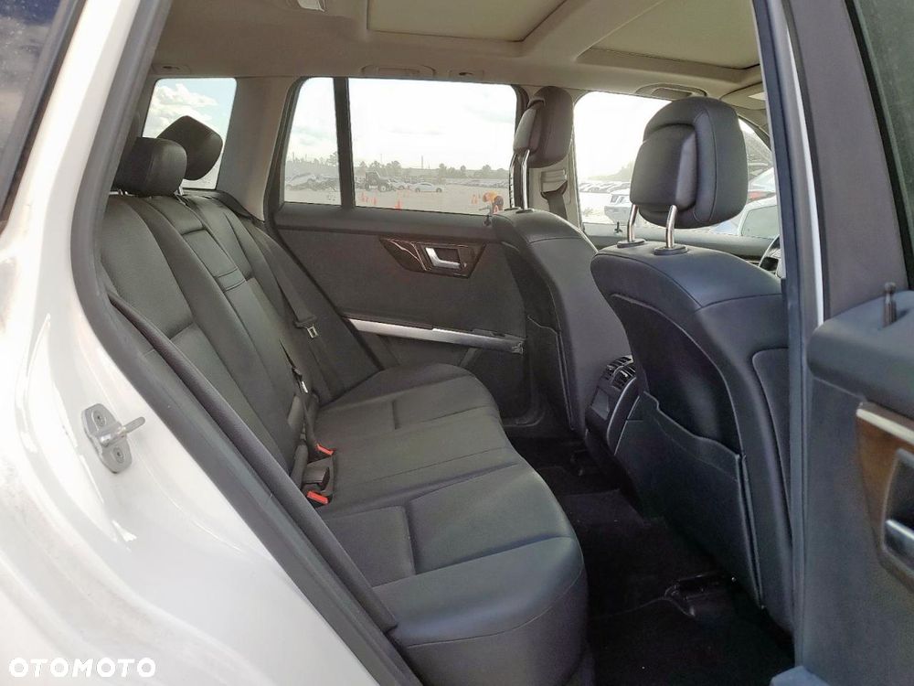 Mercedes-Benz GLK 350 4-Matic - 11