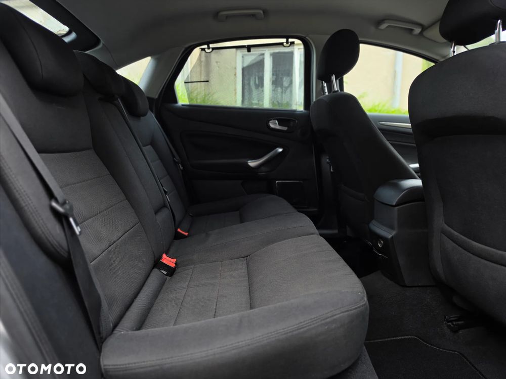 Ford Mondeo - 16