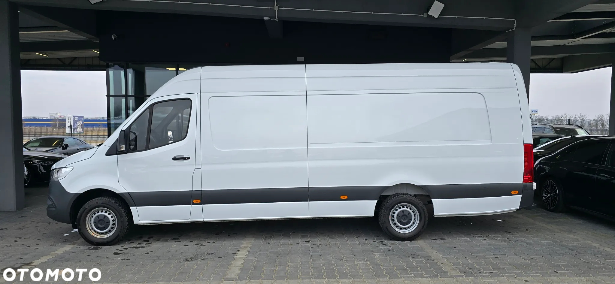 Mercedes-Benz Sprinter - 4