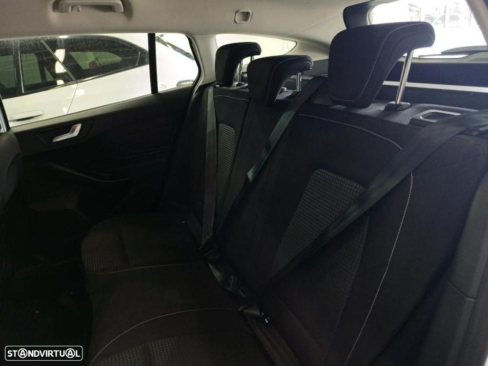 Ford Focus SW 1.5 TDCi EcoBlue Active - 6