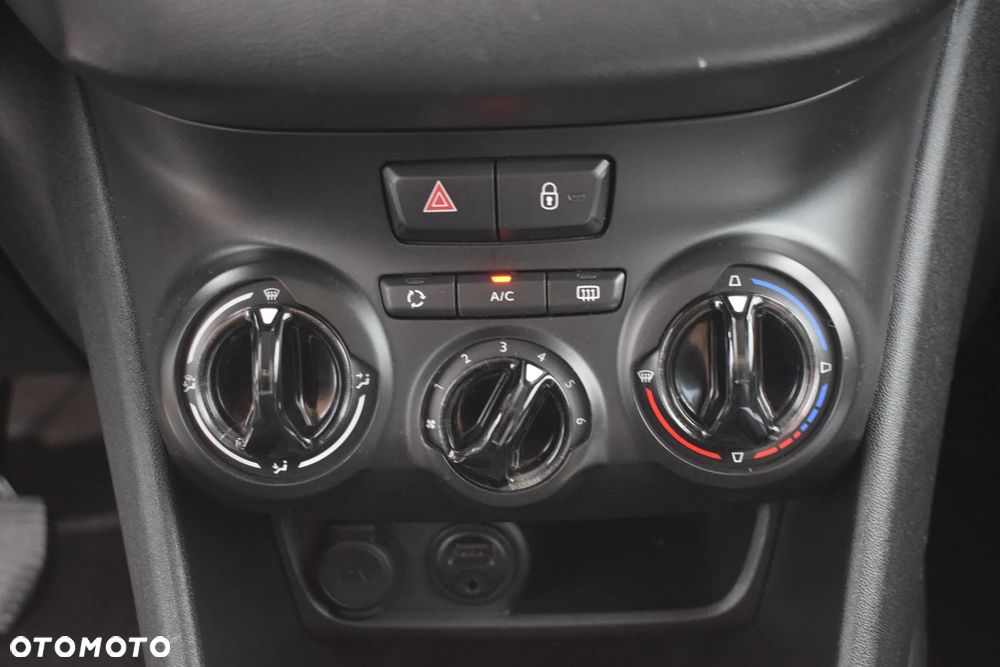 Peugeot 208 - 21