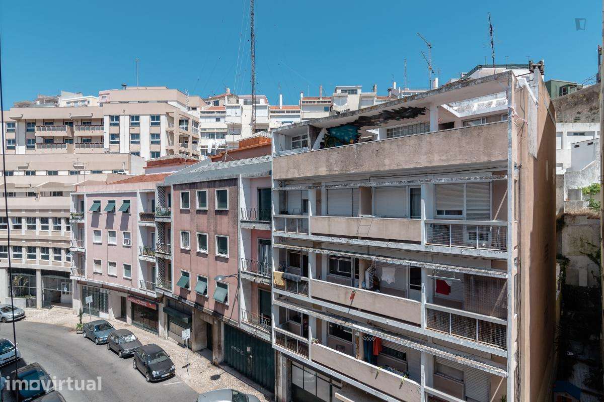 Quarto - localizado em Intendente Lisbon - Grande imagem: 5/20
