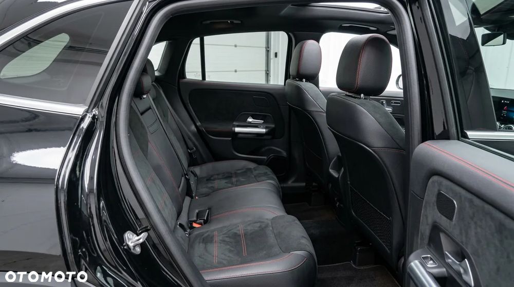Mercedes-Benz GLA 250 4-Matic AMG Line - 10
