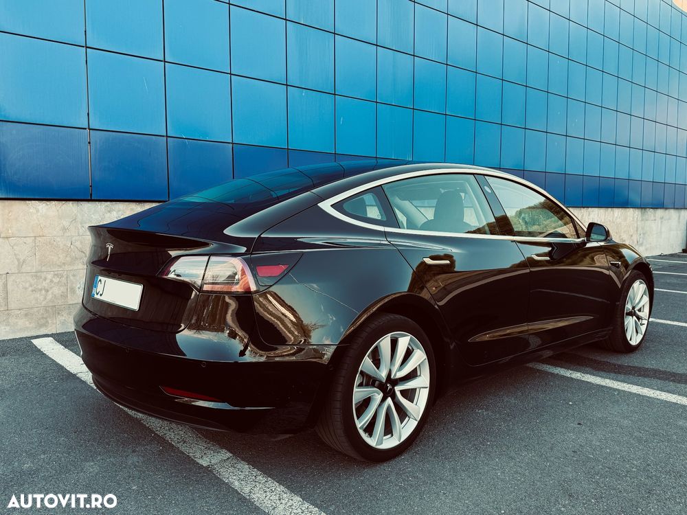 Tesla Model 3 - 2
