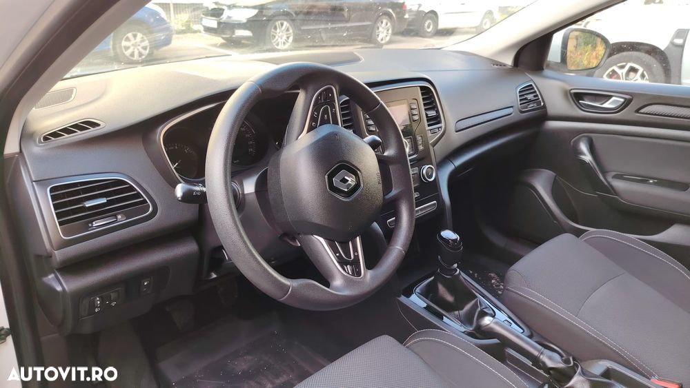 Renault Megane TCe Life - 3