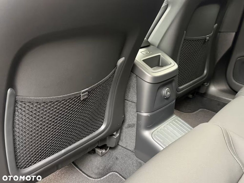 Volvo XC 60 T6 Plug-In Hybrid AWD Plus Bright - 11
