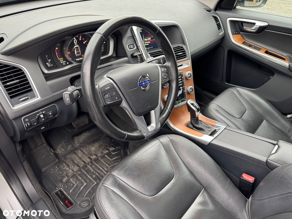 Volvo XC 60 T5 AWD Geartronic Summum - 11