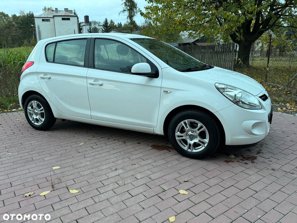 Hyundai I20 2012 photo 2
