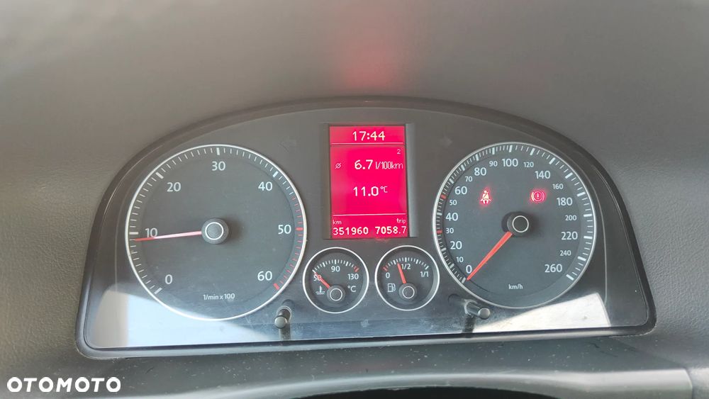 Volkswagen Touran 2.0 TDI DPF Trendline - 8