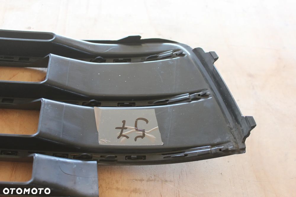 KRATKA ZDERZAKA PRAWA AUDI Q7 4M S-LINE 4M0807682D 2016 - 9