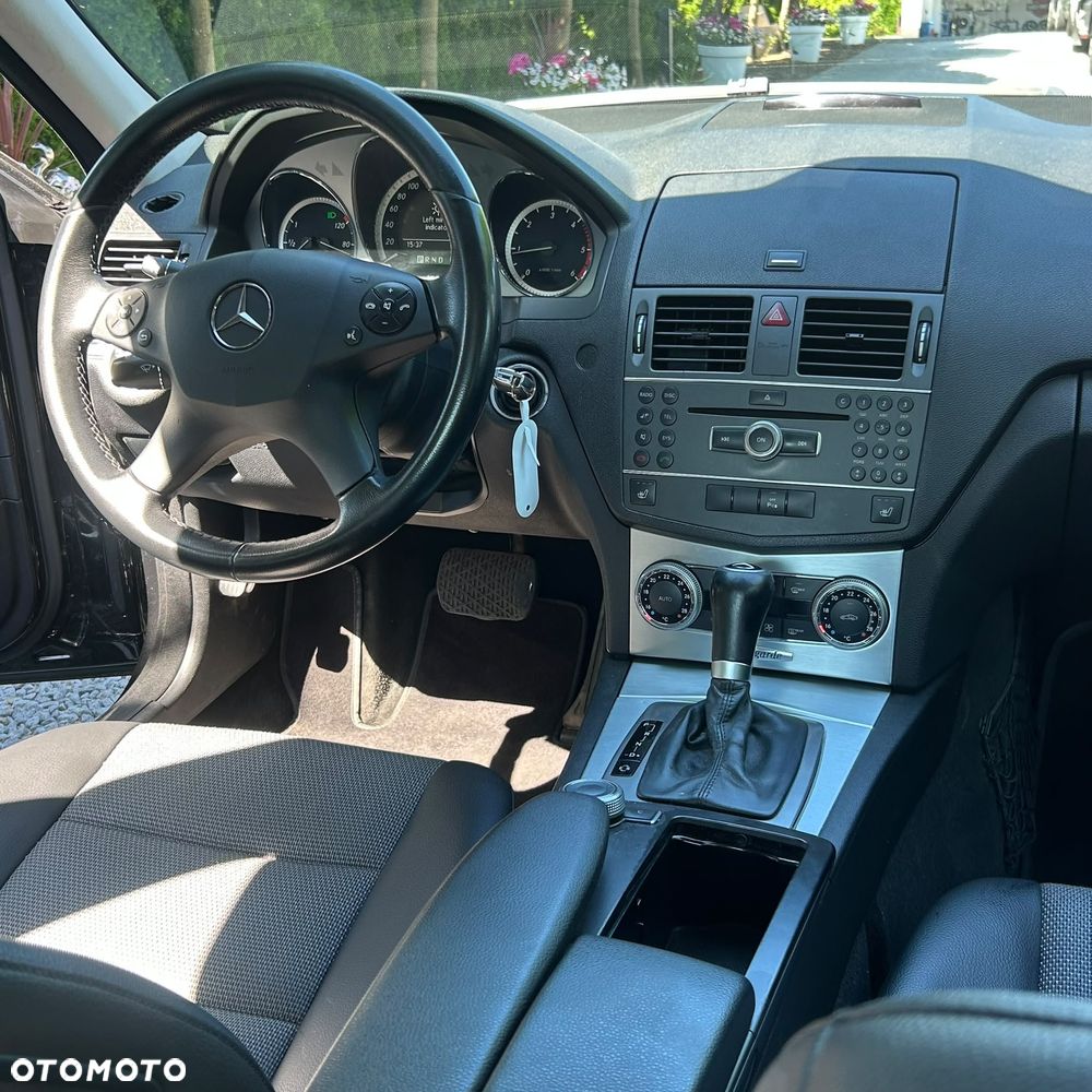 Mercedes-Benz Klasa C 220 CDI DPF Automatik BlueEFFICIENCY Avantgarde - 9