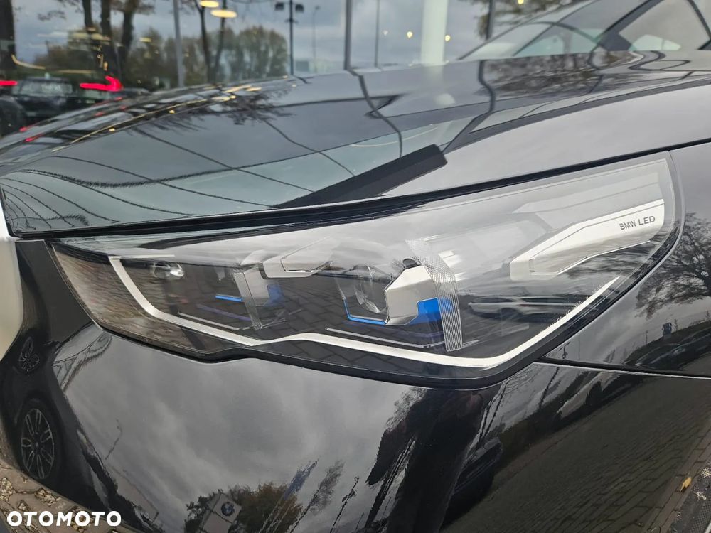 BMW Seria 5 520d xDrive - 24